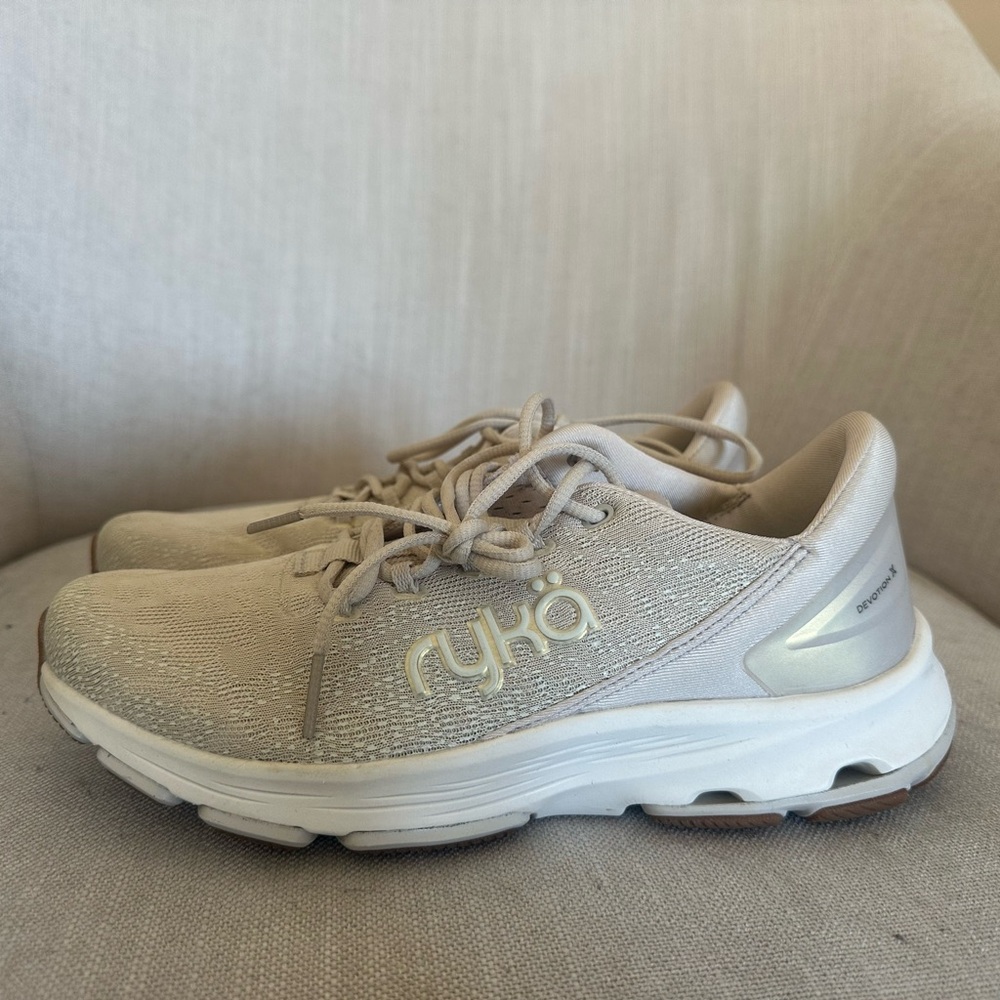 Ryka Devotion X Walking Sneaker size 8